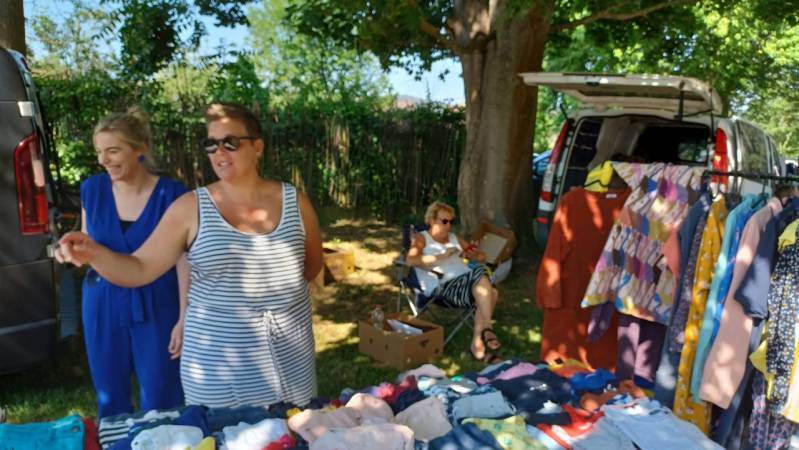 Emelkoen bruist  9 - Reuze Rommelmarkt met Boeken-, Vinyl- en CD‑Beurs in Humelgem 